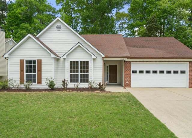 Property at 1095 Athena Ct, Acworth, GA 30101, 3 beds, 2 baths