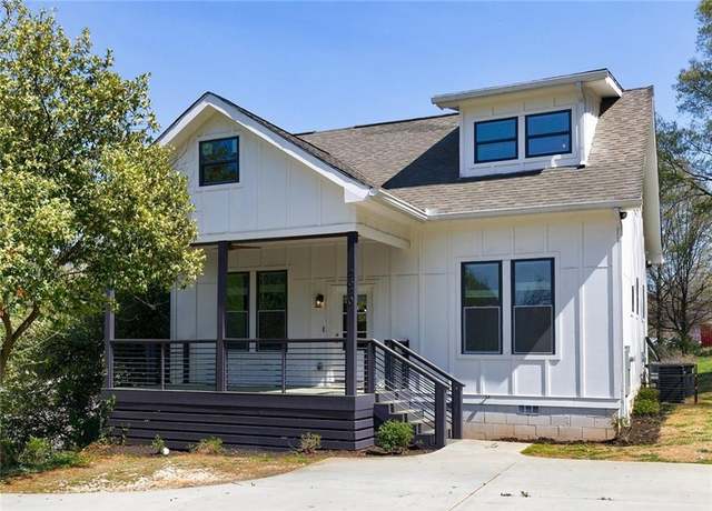 Property at 2620 Oak St, Atlanta, GA 30344, 3 beds, 2.5 baths