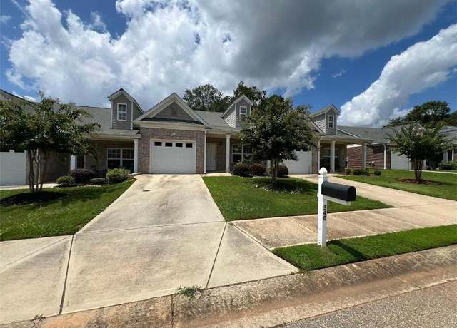 Property at 340 Rosenwald Ln, Hampton, GA 30228, 2 beds, 2 baths