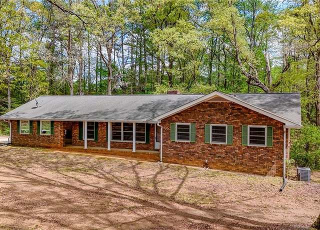 Property at 285 Glen Rd NE, Conyers, GA 30013, 3 beds, 3 baths