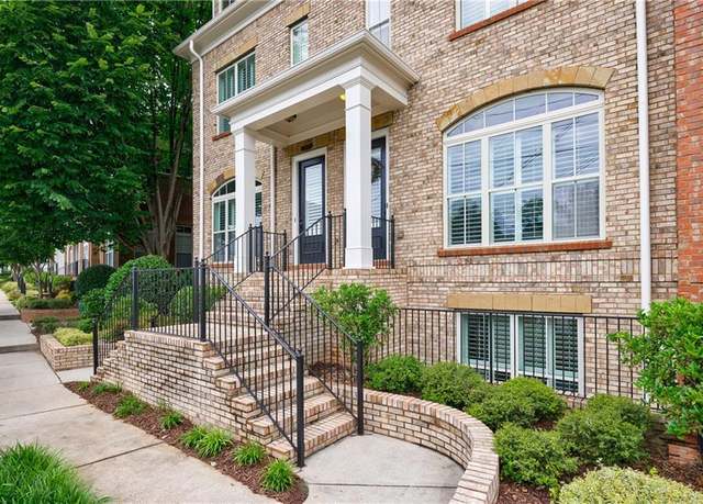 Property at 359 Alderwood Ln, Atlanta, GA 30328, 3 beds, 3.5 baths
