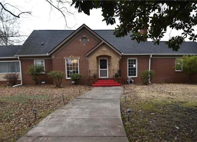Property at 2314 N Broad St, Commerce, GA 30529, 4 beds, 2.5 baths