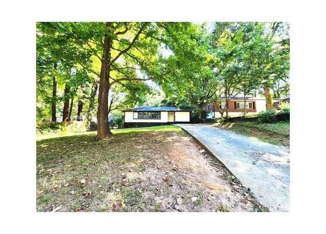 Property at 2924 Sylvan Rd, East Point, GA 30344, 3 beds, 2 baths