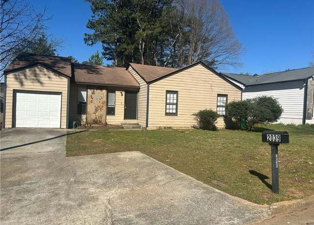 Property at 2039 Corners Cir, Lithonia, GA 30058, 3 beds, 2 baths