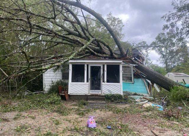 Property at 426 Bussey Ave, Thomson, GA 30824, 3 beds, 2 baths