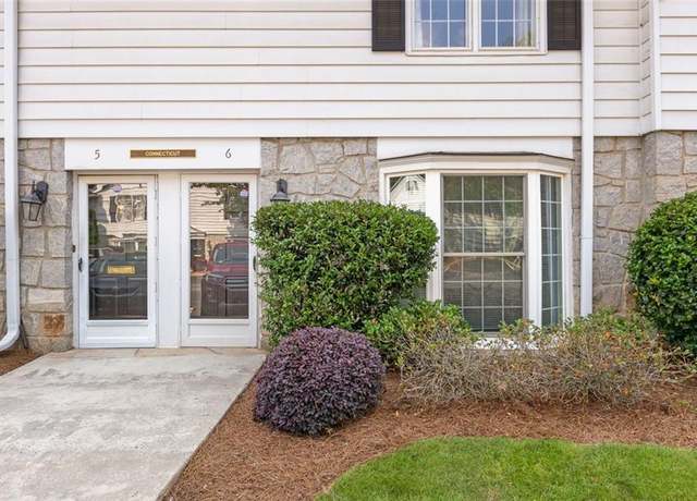 Property at 136 Peachtree Memorial Dr NW Unit CT-6, Atlanta, GA 30309, 2 beds, 1.5 baths