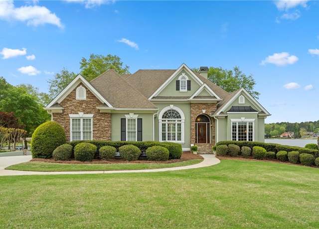 Property at 140 Bay Dr, Newnan, GA 30263, 4 beds, 4.5 baths