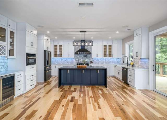 Property at 475 Parnell Dr, Ellijay, GA 30540, 4 beds, 5 baths