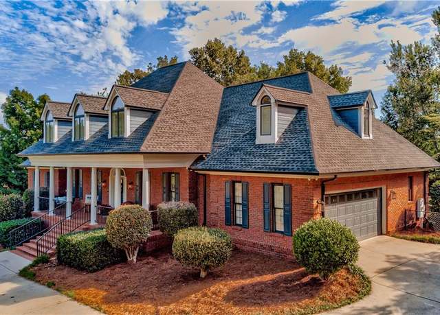 Property at 2650 Waters Edge Dr, Gainesville, GA 30504, 6 beds, 5.5 baths