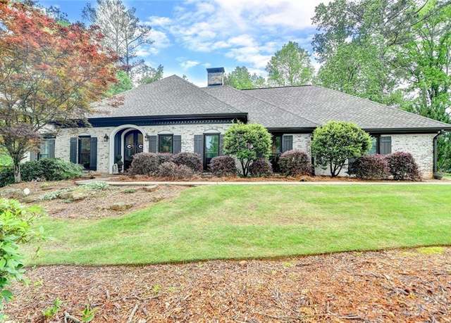 Property at 5475 Trowbridge Dr, Dunwoody, GA 30338, 5 beds, 3 baths