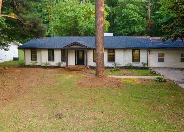 Property at 3790 Village Dr SW, Atlanta, GA 30331, 5 beds, 3 baths