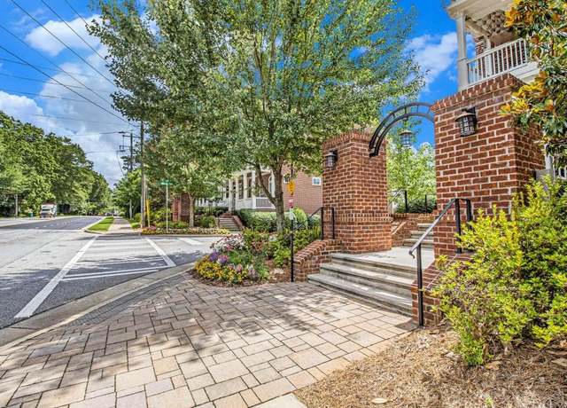 Property at 671 Brennan Dr, Decatur, GA 30033, 4 beds, 3.5 baths