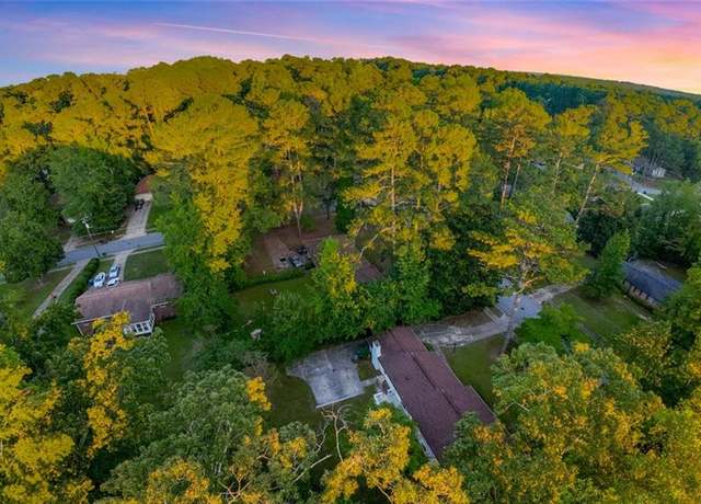 Property at 3293 Valleydale Dr SW, Atlanta, GA 30311, 4 beds, 2.5 baths