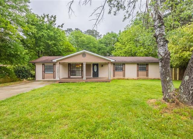Property at 110 Valley View Ct, Tyrone, GA 30290, 3 beds, 2 baths