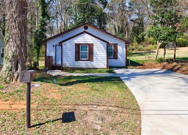 Property at 141 Nathan Rd, Atlanta, GA 30331, 3 beds, 2 baths