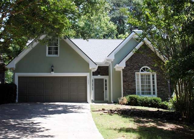 Property at 1245 Mclendon Dr, Decatur, GA 30033, 4 beds, 2 baths