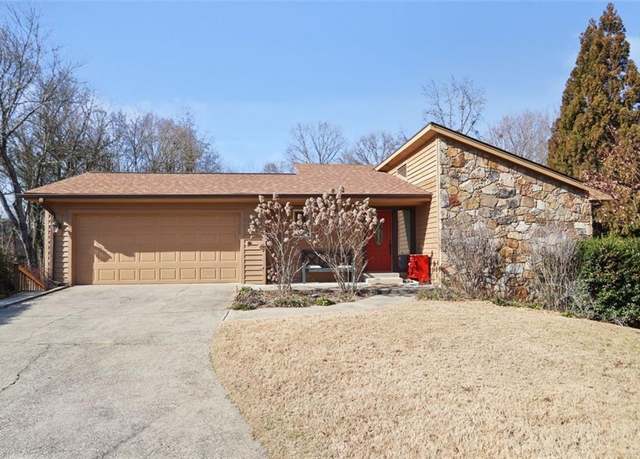 Property at 6159 Stadium Ct, Peachtree Corners, GA 30092, 3 beds, 2.5 baths