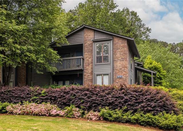 Property at 223 Tuxworth Cir, Decatur, GA 30033, 2 beds, 2 baths