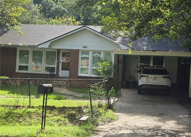 Property at 261 Robert E Lee Dr, Columbus, GA 31903, 3 beds, 1.5 baths