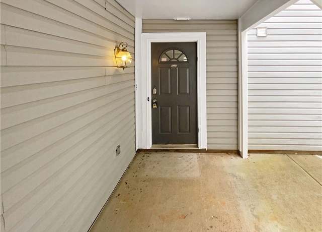 Property at 6383 Wedgewood Trce, Tucker, GA 30084, 2 beds, 2 baths