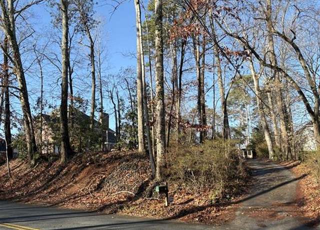 Property at 1954 Oak Grove Rd NE, Atlanta, GA 30345, 2 beds, 2 baths