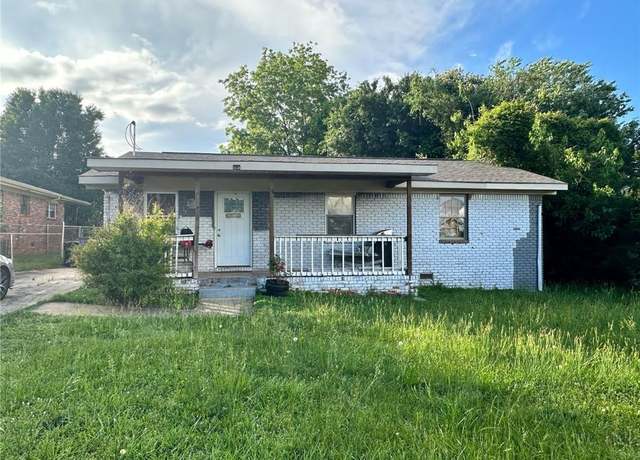 Property at 1471 Holcomb Ave, Atlanta, GA 30344, 3 beds, 2 baths