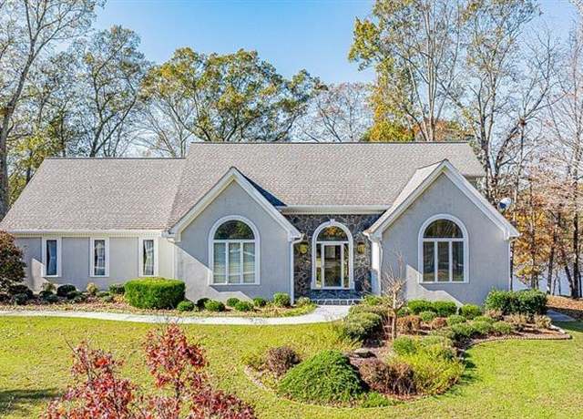 Property at 205 Pine Knott Rd, Fayetteville, GA 30214, 4 beds, 3.5 baths
