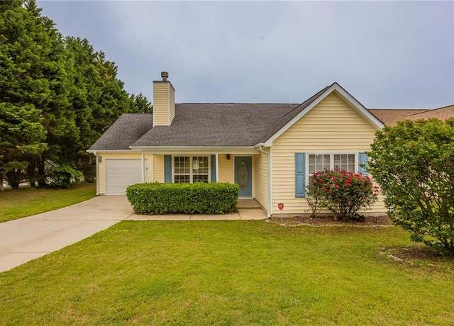 Property at 4045 Meadow Glen Way, Fairburn, GA 30213, 3 beds, 2 baths