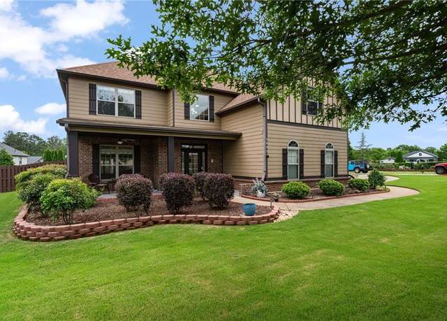 Property at 5805 Fielding Ct, Cumming, GA 30041, 4 beds, 2.5 baths