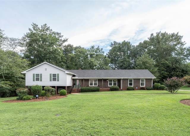 Property at 160 Edgewood Dr, Athens, GA 30606, 5 beds, 3.5 baths