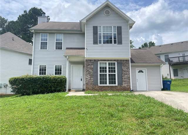 Property at 5465 Twin Lakes Dr, College Park, GA 30349, 3 beds, 2.5 baths