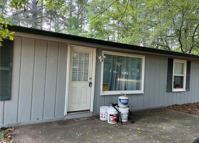 Property at 177 Sawyer Ln, Hartwell, GA 30643, 3 beds, 2 baths