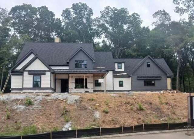 Property at 114 Cliffs Dr, Dalton, GA 30721, 3 beds, 2 baths