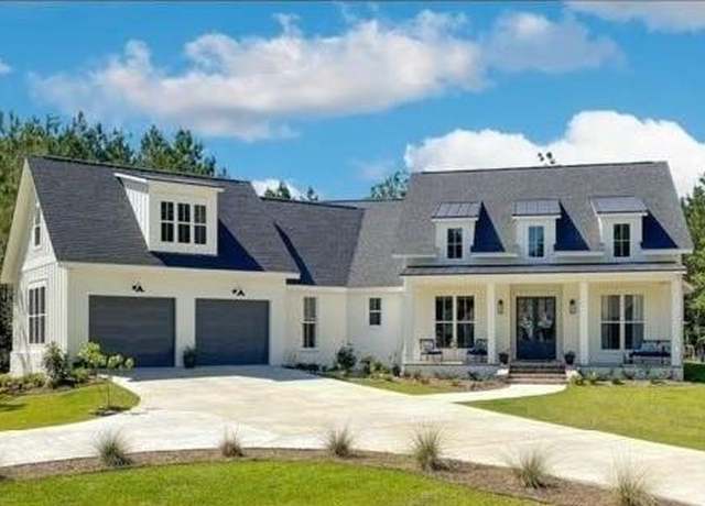 Property at 221 Valley Ridge Dr, Carrollton, GA 30116, 6 beds, 4.5 baths
