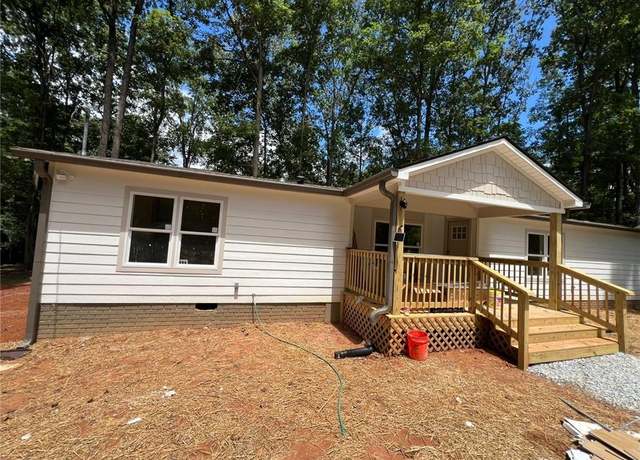 Property at 952 W Freeman St, Maysville, GA 30558, 3 beds, 2 baths
