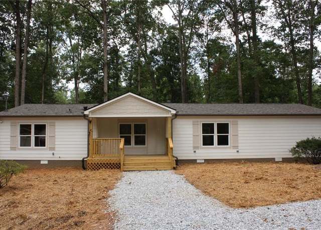 Property at 952 W Freeman St, Maysville, GA 30558, 4 beds, 2 baths