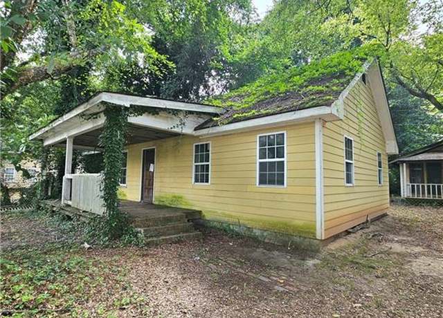 Property at 106 Pharr Ave, Jonesboro, GA 30236, 3 beds, 2 baths