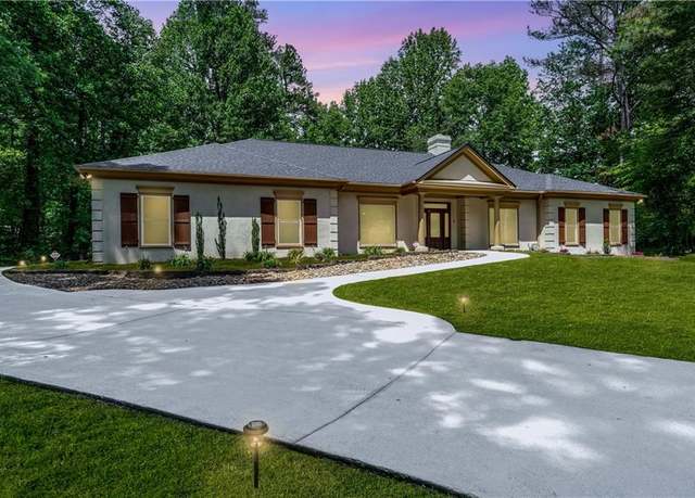 Property at 140 Emily Dr SW, Lilburn, GA 30047, 5 beds, 4 baths