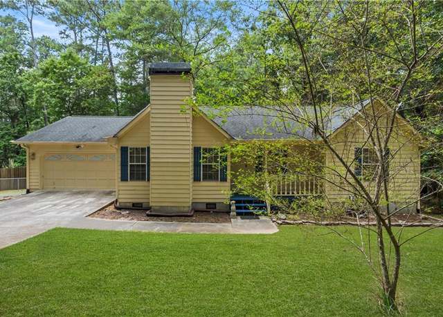 Property at 4827 Oakwood Ct, Loganville, GA 30052, 3 beds, 2 baths