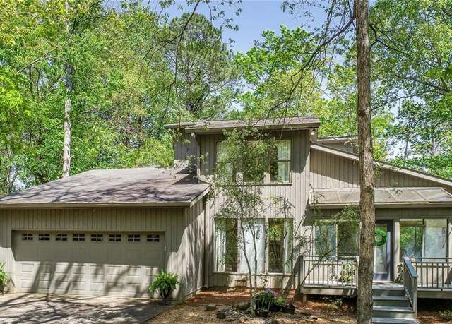 Property at 4242 Loch Highland Pkwy NE, Roswell, GA 30075, 4 beds, 2.5 baths