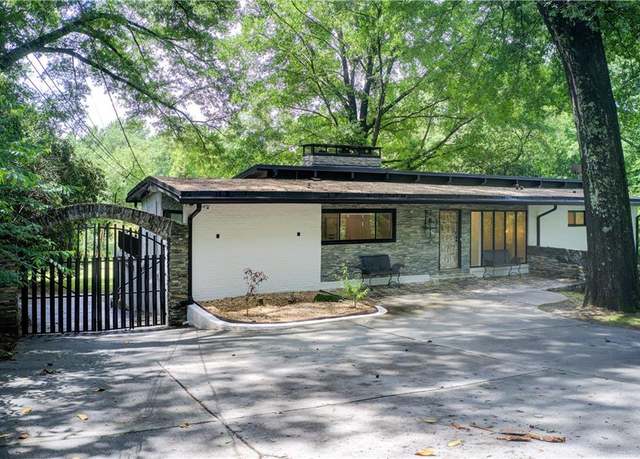 Property at 1676 Moores Mill Rd NW, Atlanta, GA 30327, 4 beds, 3.5 baths
