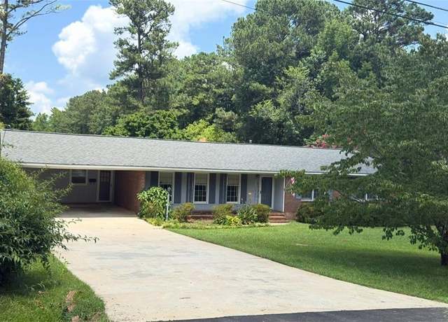 Property at 182 Robinhood Dr, Newnan, GA 30263, 4 beds, 3 baths