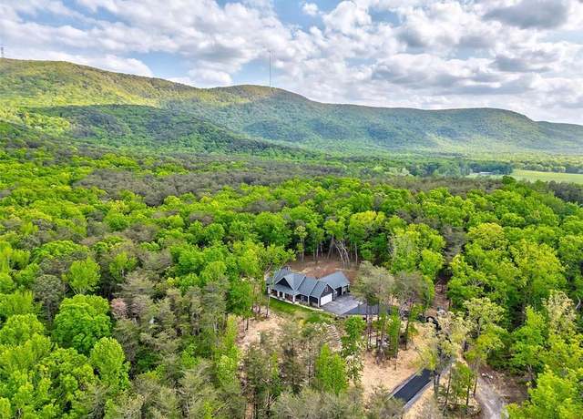 Property at 555 E Valley Rd NE, Rydal, GA 30171, 4 beds, 2.5 baths