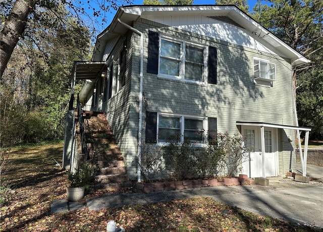 Property at 915 Lake Dr, Snellville, GA 30039, 5 beds, 2.5 baths