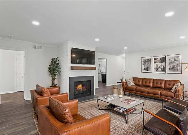 Property at 600 Bedfort Dr, Duluth, GA 30096, 2 beds, 2 baths