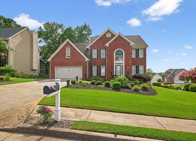 Property at 425 Chandler Ct, Sugar Hill, GA 30518, 5 beds, 3 baths