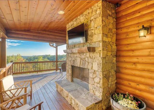 Property at 663 Lakeland Dr, Ellijay, GA 30540, 3 beds, 2 baths