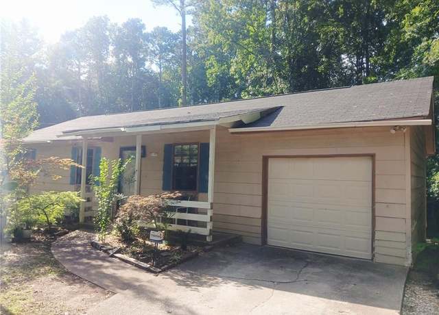 Property at 1494 Iron Gate Blvd, Jonesboro, GA 30238, 3 beds, 1.5 baths