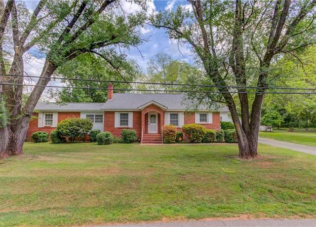 Property at 362 Sims St, Maysville, GA 30558, 4 beds, 2 baths