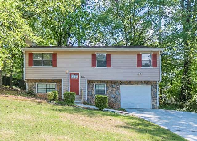 Property at 5723 Fieldstone Dr, Lithonia, GA 30038, 3 beds, 2 baths